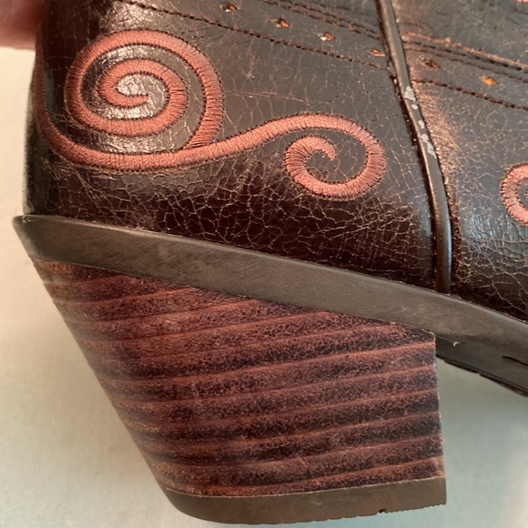 Ariat Western embroidered brown boots - Picture 4 of 16